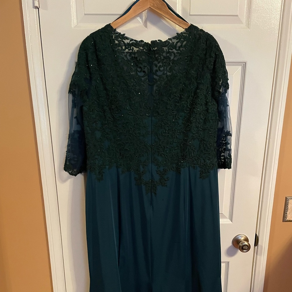 Green dress for wedding sweet sixteen etc